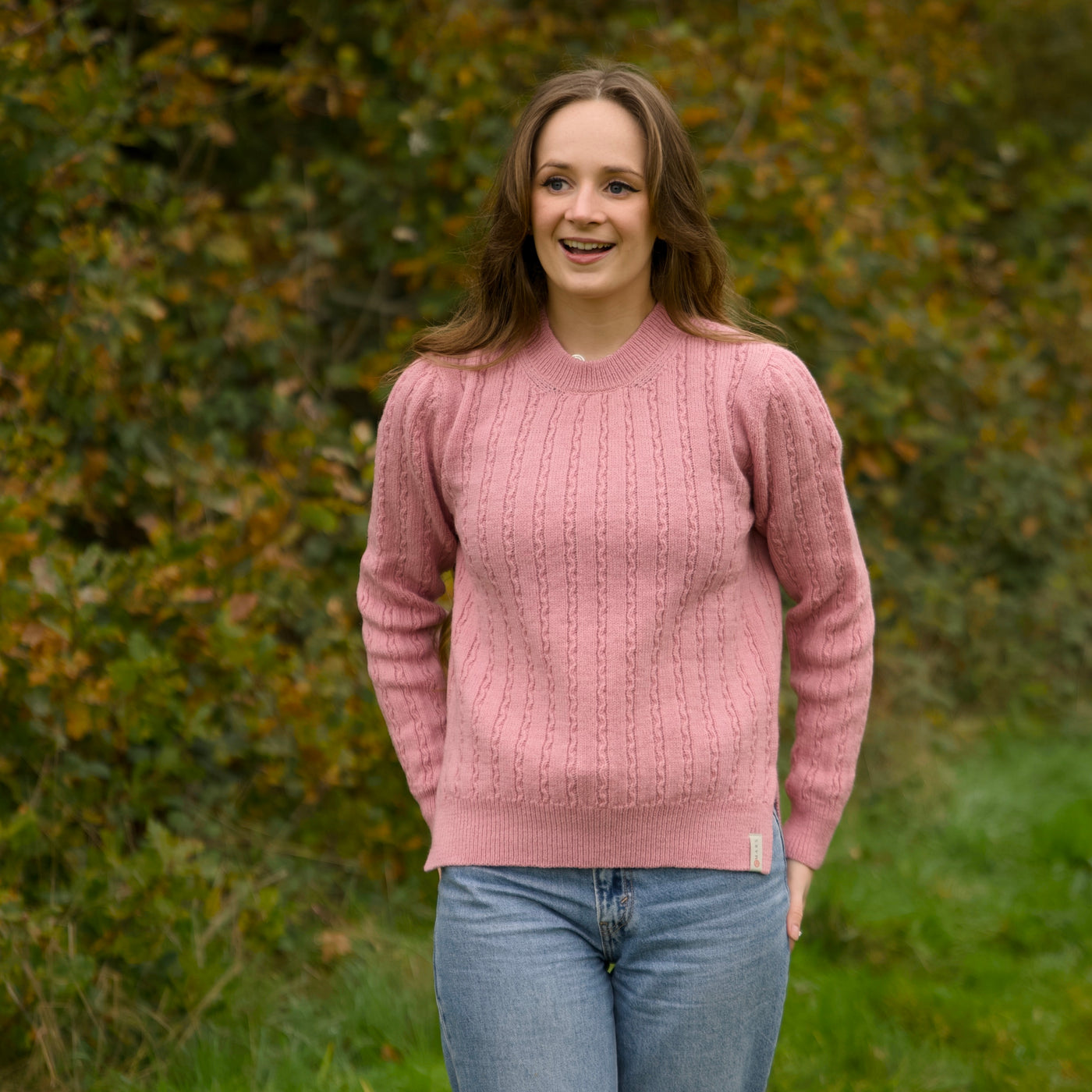 Merino Wool Cable Crew Jumper - Rosa